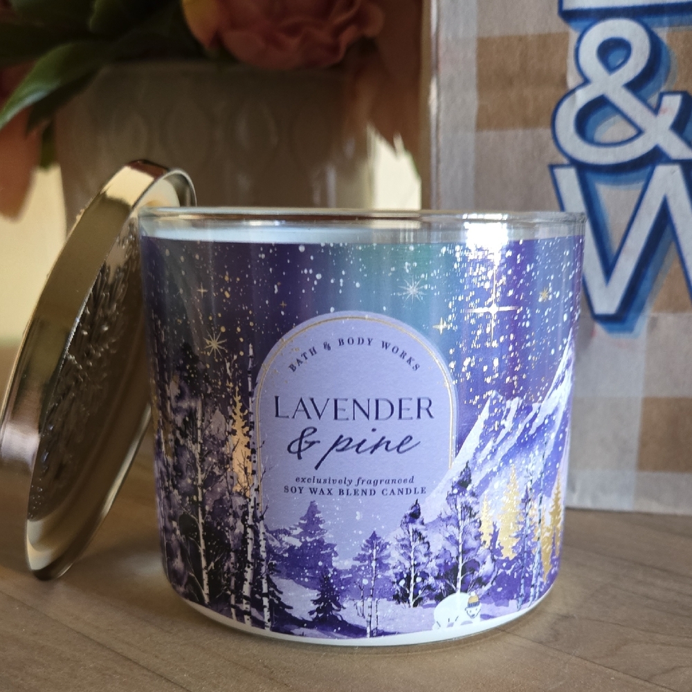 Lavender Pine Bath& Bodywotks 3 Wick Candle